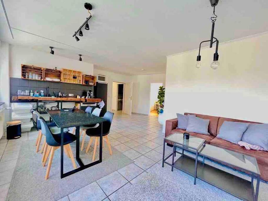 Zentrales Grosszuegiges Apartment Mit Dachterrasse! โบคุห์ม ภายนอก รูปภาพ